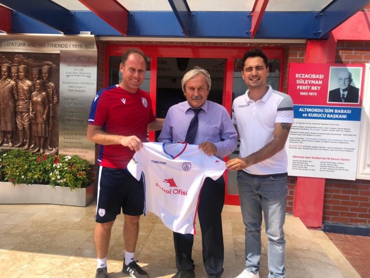 Başkan Şahin, Spor Kulübü Tesislerini Ziyaret Etti