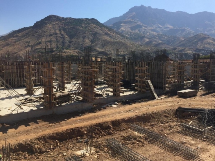 Sason Devlet Hastanesi İnşaatı Hızla Devam Ediyor