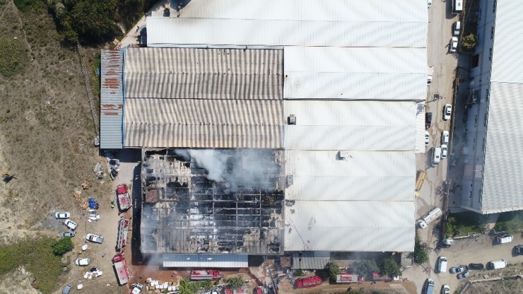 Bursa’da Fabrika Yangını Söndürüldü, Çalışmalar Havadan Böyle Görüntülendi