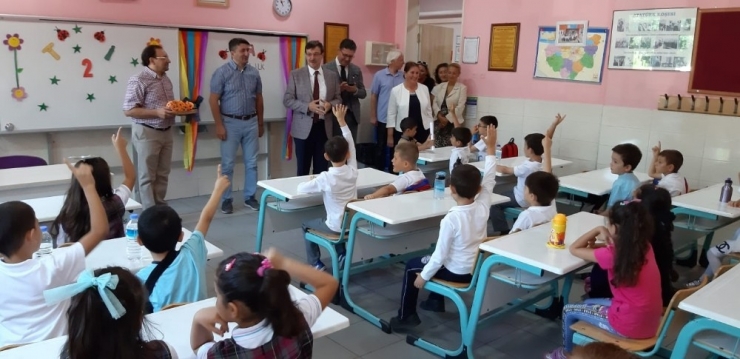 Bursa’da Okullar Öğrencilerle Şenlendi