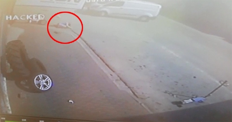 Dehşet Veren Kaza Kameraya Yansıdı