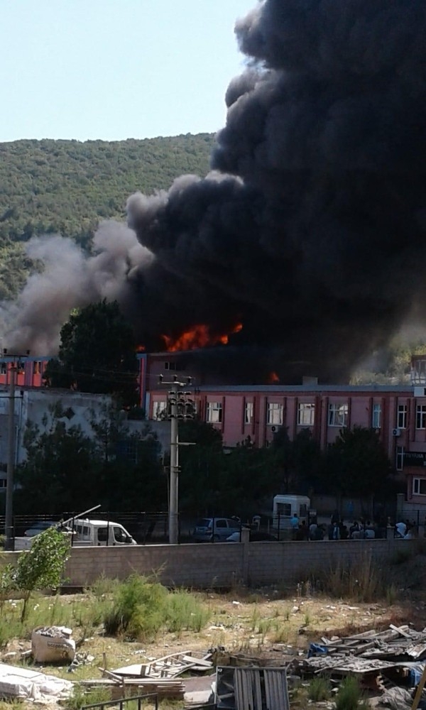 Bursa’da Tekstil Fabrikasında Büyük Yangın