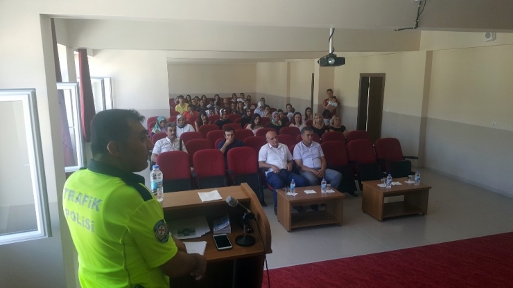 Öğretmenlere Trafik Eğitimi