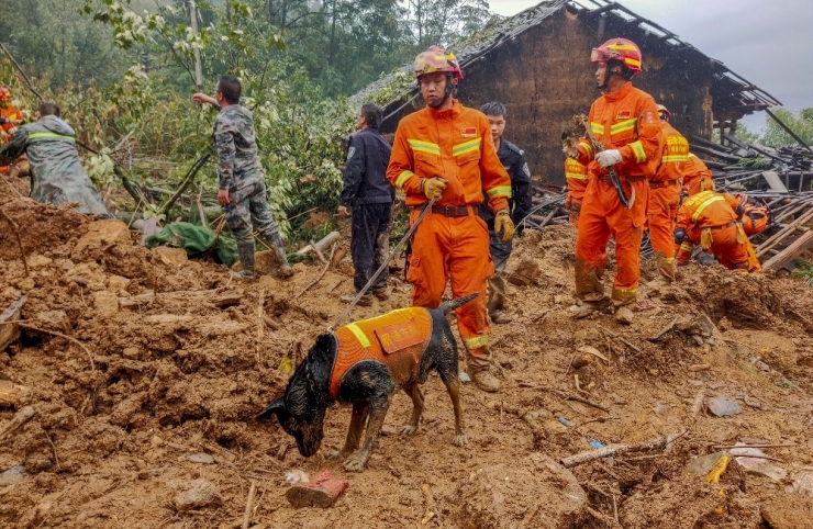 Çin’de Heyelan: 9 Kayıp