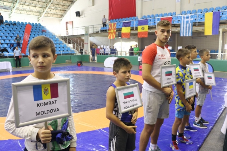 Edirne’de 1. Uluslararası Kel Aliço Serbest Güreş Turnuvası Yapıldı