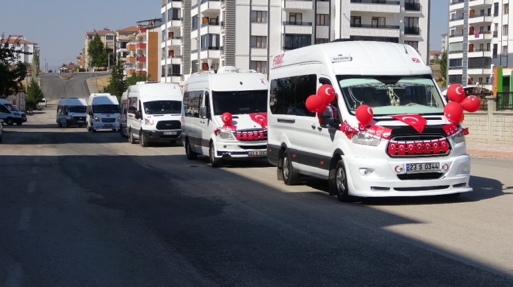 Birinci Sınıf Öğrencileri, Şehir Turu Ve Mehteranla Okula "Merhaba" Dedi