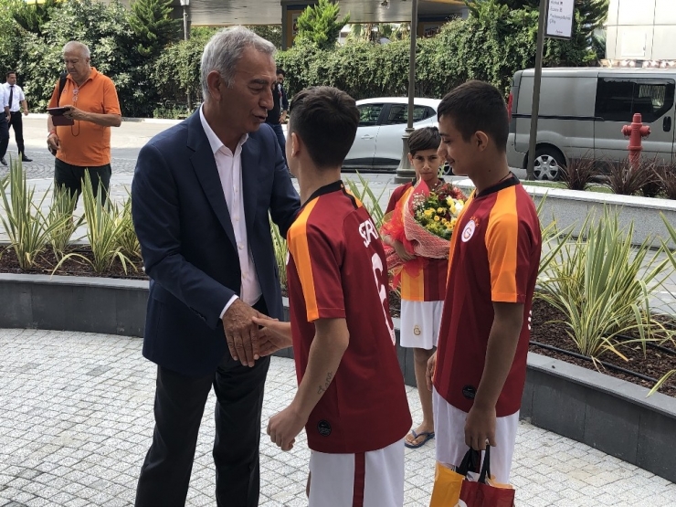 Adnan Polat: “Mustafa Cengiz Tam Gaz Yoluna Devam Etmeli”