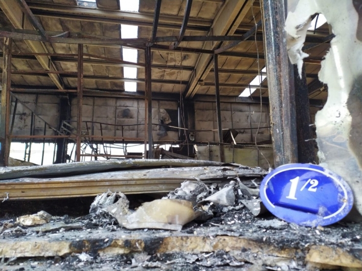 İzmir’deki Yangında 4 Fabrika Kullanılamaz Hale Geldi