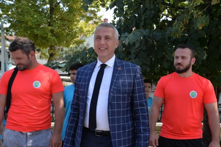 Hendek’te Çevre Temizliği Farkındalık Etkinliği