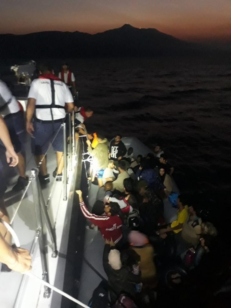Kuşadası Körfezi’nde 31’i Çocuk 83 Düzensiz Göçmen Yakalandı