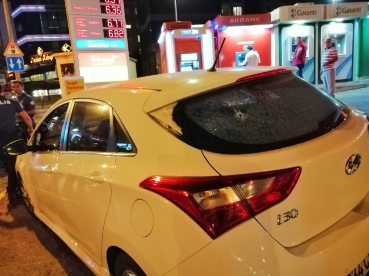 Kovaladıkları Otomobile Kurşun Yağdırdılar: 1’i Ağır 3 Yaralı