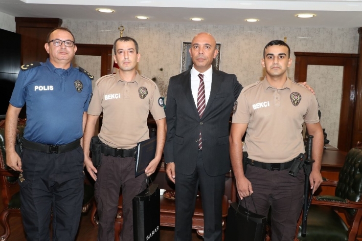 Gasp Zanlısını Yakalayan Mahalle Bekçilerine Ödül