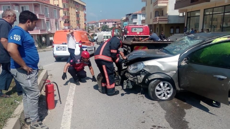 Işık İhlali Kazayı Beraberinde Getirdi: 5 Yaralı