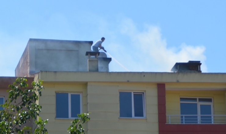 Çatı Yangını Korkuttu