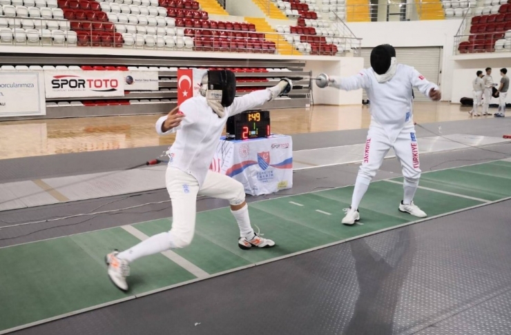 Eskrim Şampiyonası Tam Gaz