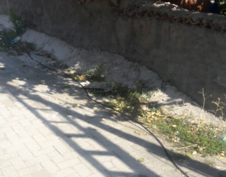 Sungurlu’da Telefon Kablolarını Çaldılar
