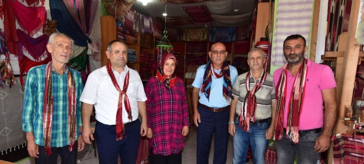 Keşan Dokumacısı Ayşe Saka "Yılın Kalfası" Seçildi