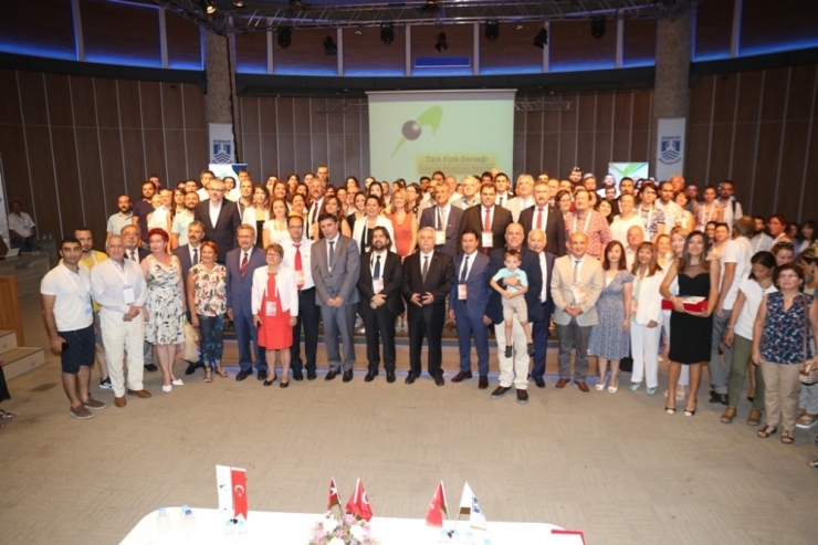 Bilim İnsanları 35. Fizik Kongresi’nde Buluştu