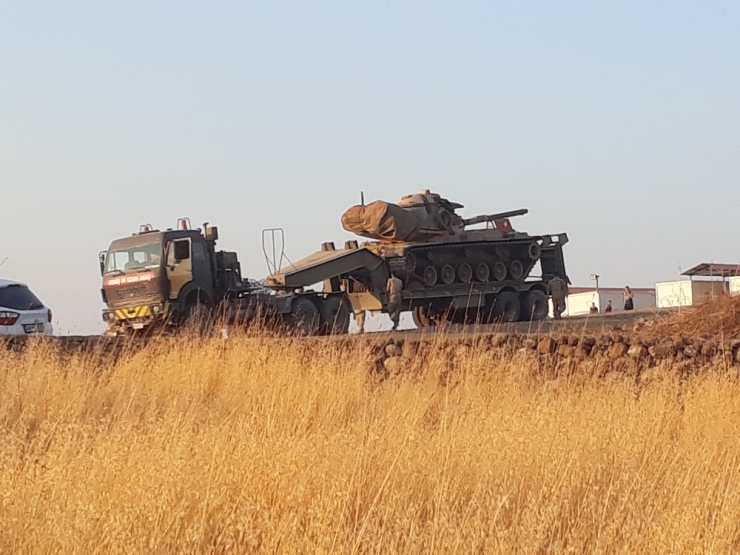 Hatay Sınır Birliklerine Tank Sevkıyatı Sürüyor