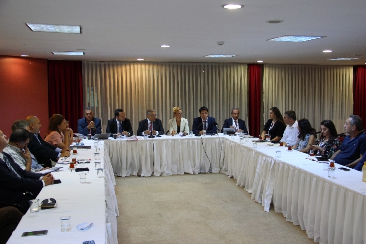 Rint Akyüz: "2050 Senesinde Çok Ciddi Gıda Güvencesi Sorunu Karşımıza Çıkacak"