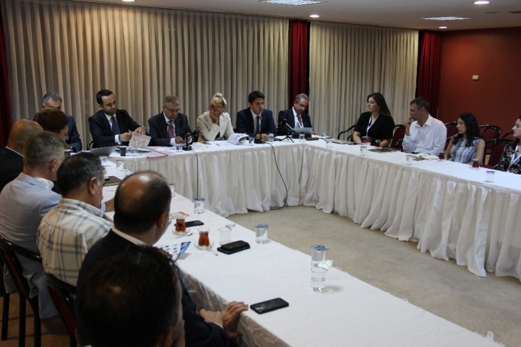 Rint Akyüz: "2050 Senesinde Çok Ciddi Gıda Güvencesi Sorunu Karşımıza Çıkacak"