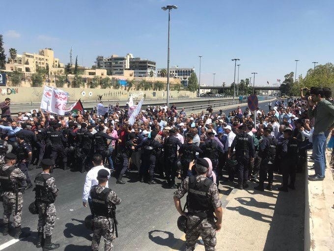 Ürdün’de Öğretmenlerden Protesto