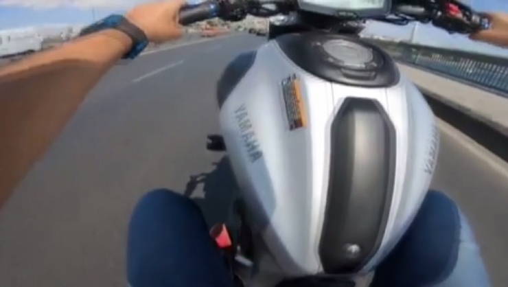 İstanbul’da Motosikletli İthal Magandanın Tek Teker Terörü Kamerada