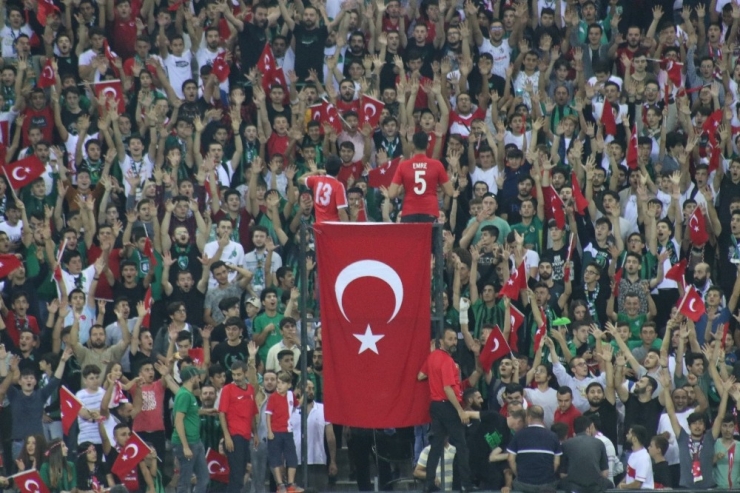 Uefa 21 Yaş Altı Avrupa Şampiyonası: Türkiye: 1 - İngiltere: 1 (İlk Yarı)