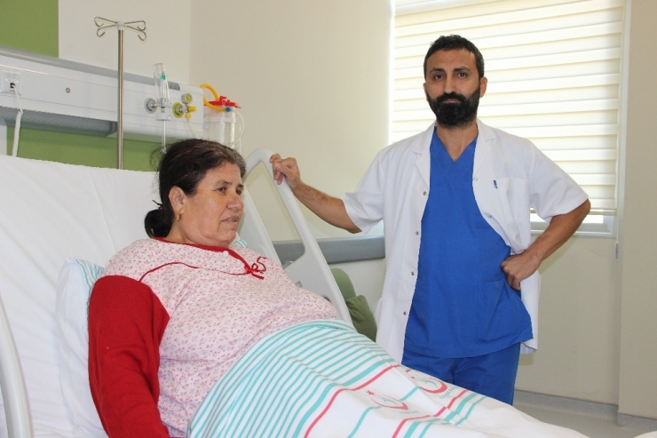 Kilo Aldığını Sanan Kadının Karnından 7 Kiloluk Kitle Çıktı