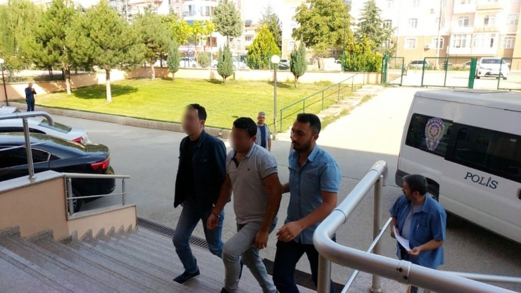 Fetö’den Gözaltına Alınan 5 Kişi Adliyeye Sevk Edildi