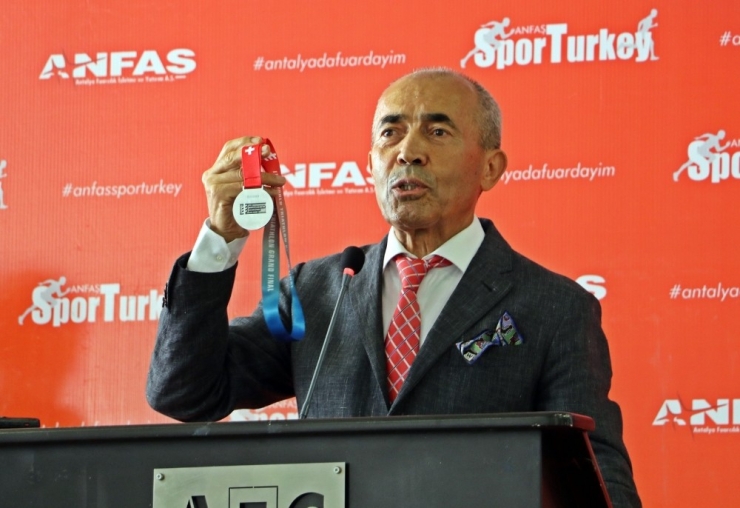 70 Yaşındaki Demir Adam: "120 Yaşına Kadar Spor Yapacağım"