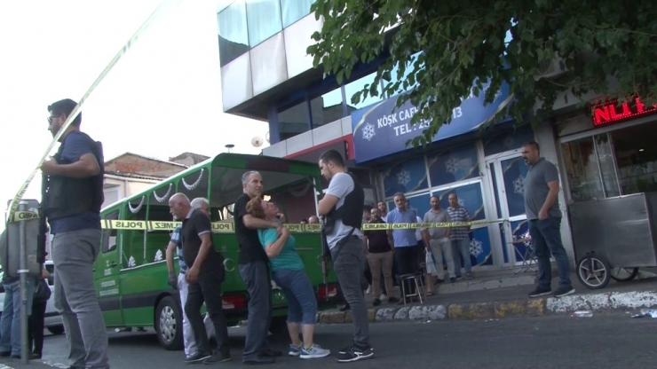 Beyoğlu’nda Kurşun Yağmuruna Tutulan Şahın Cenazesi Adli Tıp Kurumuna Götürüldü