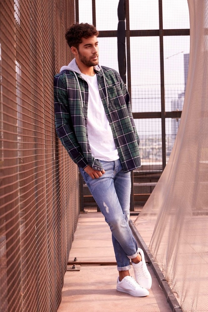 Defacto Üniversite Öğrencileri İçin Spor Ağırlıklı Kampüs Koleksiyonu Hazırladı