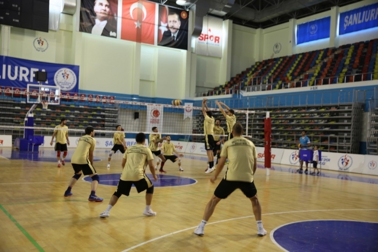 Haliliye Voleybol Takımı Lige Sıkı Hazırlanıyor