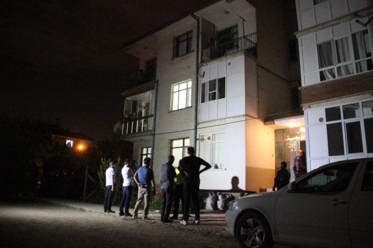 Kocasını Keserle Öldüren Kadın Aklına Gelince, Aynı Şekilde Kocasını Öldürmüş