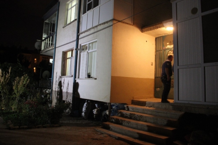 Konya’da Tartıştığı Kocasını Keserle Vurarak Öldürdü