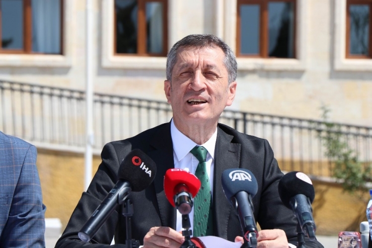 Milli Eğitim Bakanı Selçuk: "Okullarımızdaki Her Şey Eğitimin Bir Parçasıdır"