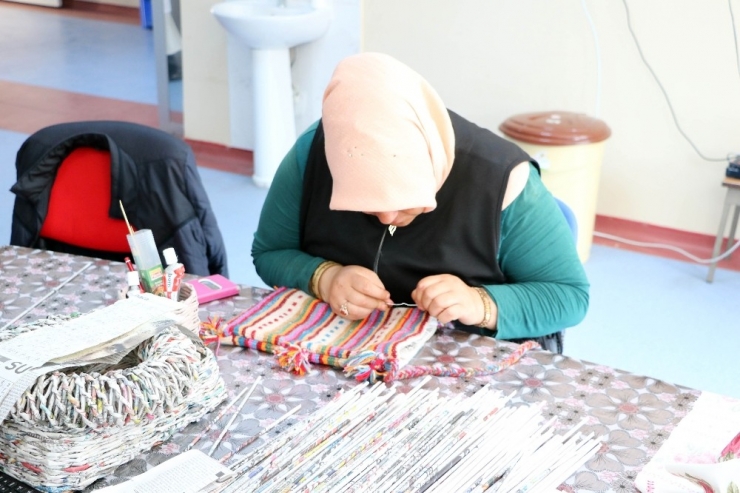 Ruh Sağlığı Hastalarına El İşi Terapisi