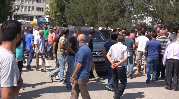 Tunceli’de 2 Şahsın Kavgası Sokakta Gerginliğe Neden Oldu