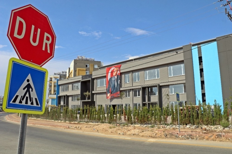 Müteahhitler Okul Yapımına Yöneldi