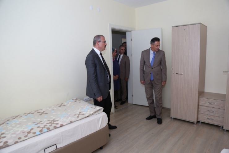 Vali Toraman Şaphane’de İncelemelerde Bulundu