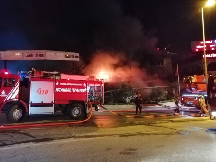 Üç Katlı İş Yeri Alev Alev Böyle Yandı