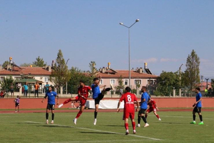 Erzincanspor Kendi Evinde Karbel Karaköprü Belediyespor İle Golsüz Berabere Kaldı