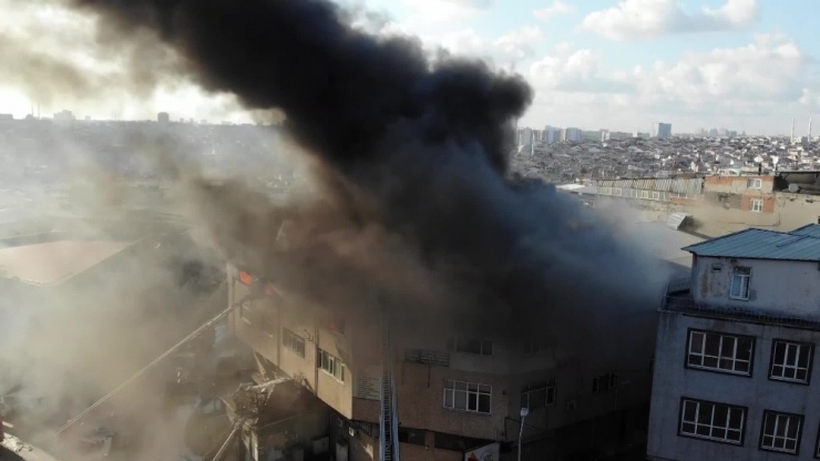 Bayrampaşa’da Tekstil Atölyesindeki Yangın Söndürüldü