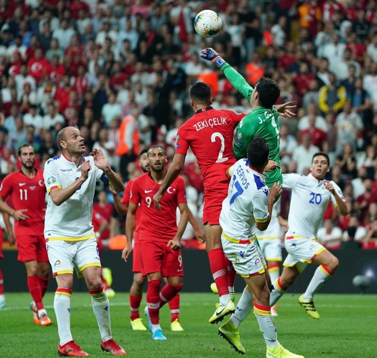 Ay-yıldızlılar, Bin 757 Gün Sonra İstanbul’da