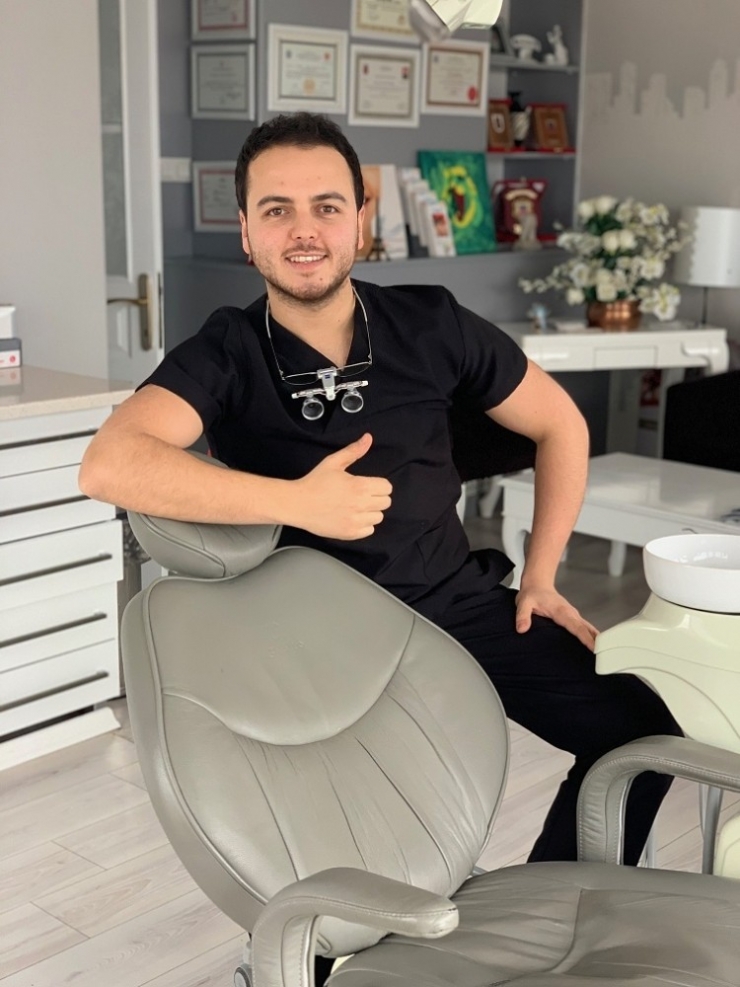 Dişlerde Renk Değişimine Dikkat