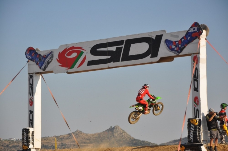 Dünya Motokros Şampiyonası Eleme Yarışı Yapıldı