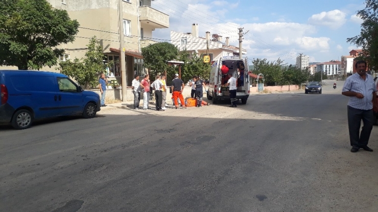 Çöp Kamyonundan Düşen Temizlik Görevlisi Yaralandı