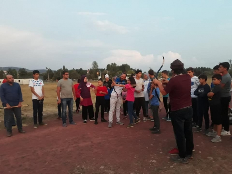 Gençlik Kampında Geleneksel Okçuluk Eğitimi