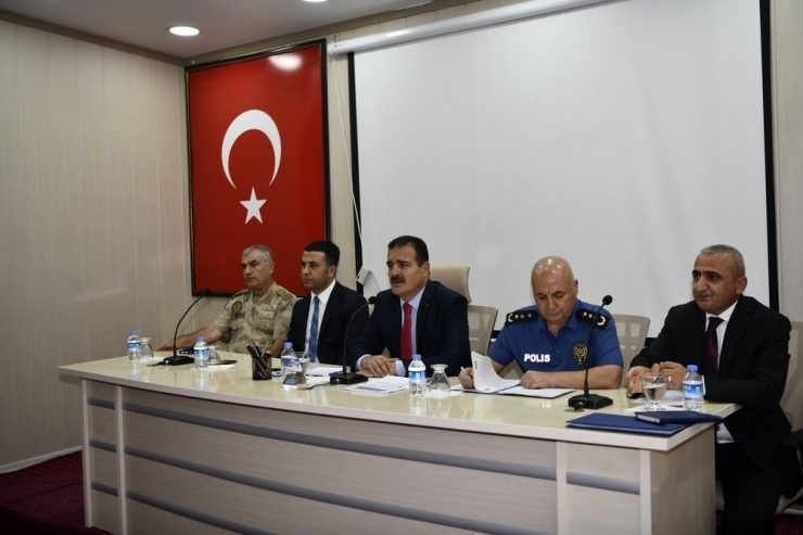 Hakkari’de "Güvenli Okul Güvenli Gelecek" Toplantısı